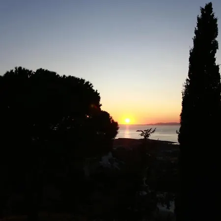 度假居 Paros Apartments Cottage *